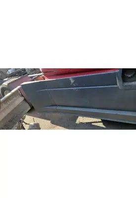 FREIGHTLINER Cascadia 125 Side Fairing