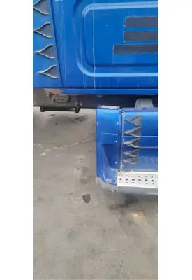 FREIGHTLINER Cascadia 125 Side Fairing