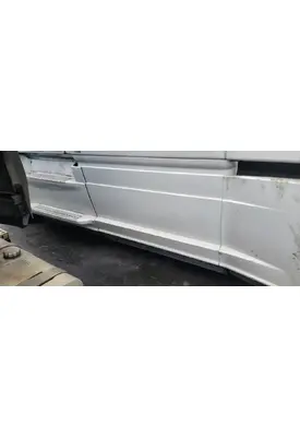 FREIGHTLINER Cascadia 125 Side Fairing