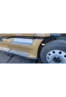 FREIGHTLINER Cascadia 125 Side Fairing