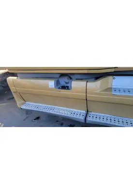 FREIGHTLINER Cascadia 125 Side Fairing