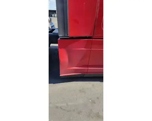 FREIGHTLINER Cascadia 125 Side Fairing