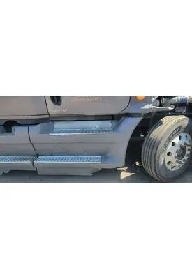 FREIGHTLINER Cascadia 125 Side Fairing