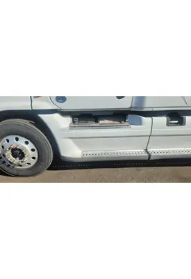 FREIGHTLINER Cascadia 125 Side Fairing