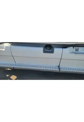 FREIGHTLINER Cascadia 125 Side Fairing