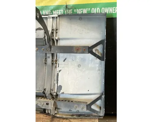 FREIGHTLINER Cascadia 125 Side Fairing