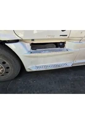 FREIGHTLINER Cascadia 125 Side Fairing