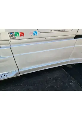 FREIGHTLINER Cascadia 125 Side Fairing