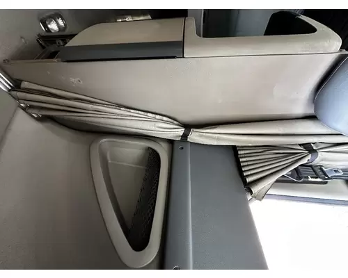 FREIGHTLINER Cascadia 125 Sleeper Interior Curtain