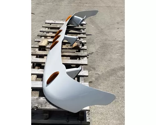 FREIGHTLINER Cascadia 125 Sun Visor (External)