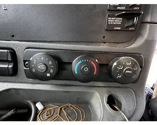 FREIGHTLINER Cascadia 125 Temperature Control