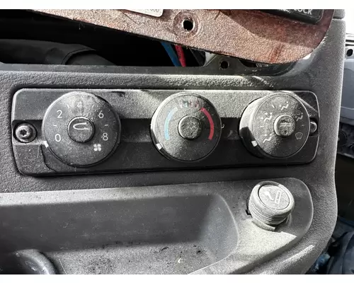 FREIGHTLINER Cascadia 125 Temperature Control