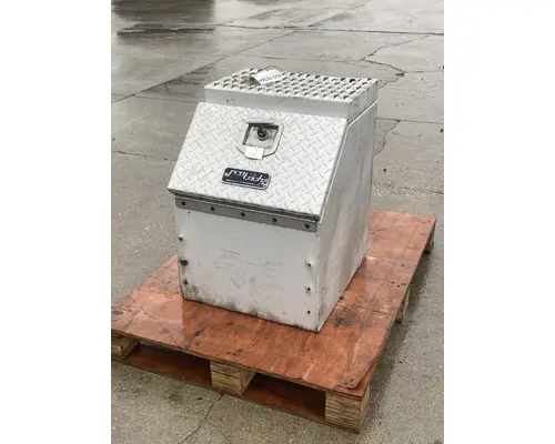 FREIGHTLINER Cascadia 125 Tool Box