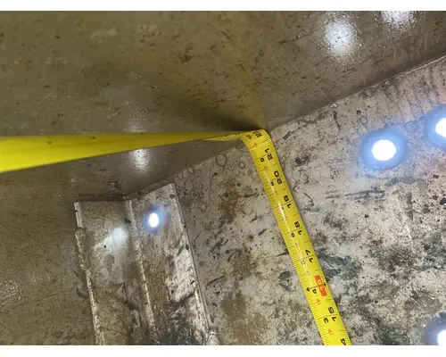 FREIGHTLINER Cascadia 125 Tool Box