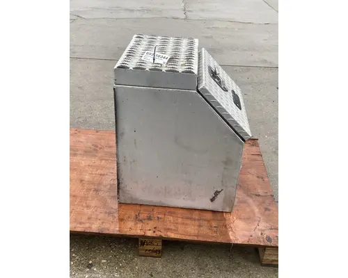 FREIGHTLINER Cascadia 125 Tool Box