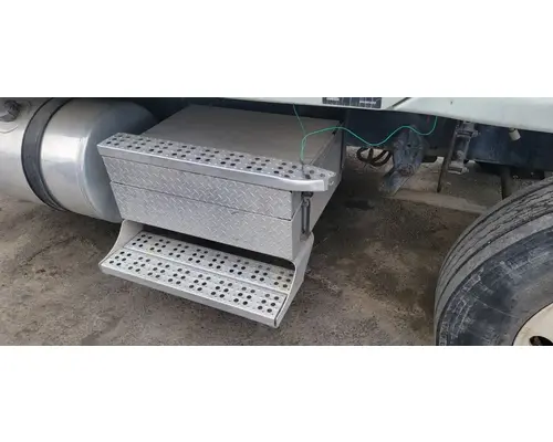 FREIGHTLINER Cascadia 125 Tool Box