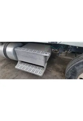 FREIGHTLINER Cascadia 125 Tool Box