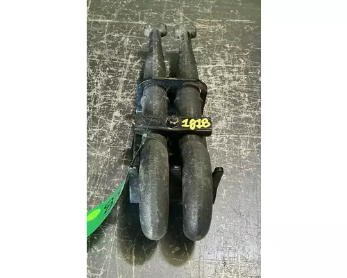FREIGHTLINER Cascadia 125 Tow Hooks