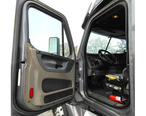 FREIGHTLINER Cascadia 125 Vehicle For Sale