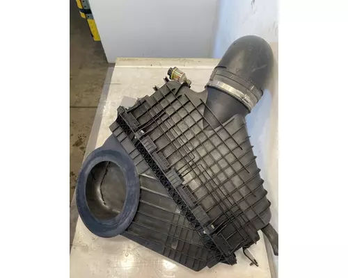 FREIGHTLINER Cascadia 126 Air Cleaner