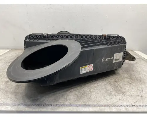 FREIGHTLINER Cascadia 126 Air Cleaner