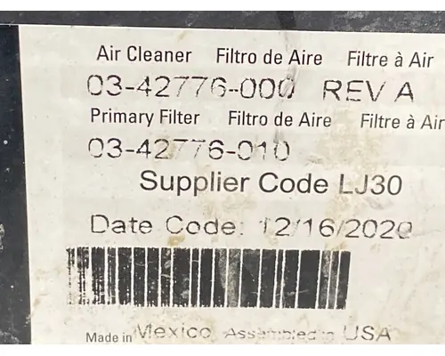 FREIGHTLINER Cascadia 126 Air Cleaner