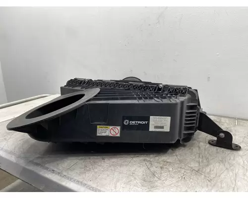 FREIGHTLINER Cascadia 126 Air Cleaner
