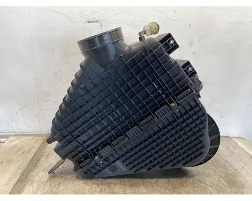 FREIGHTLINER Cascadia 126 Air Cleaner