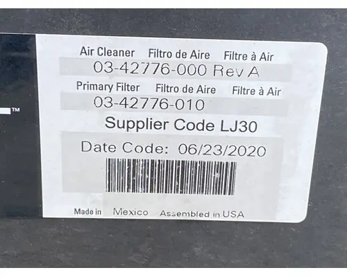 FREIGHTLINER Cascadia 126 Air Cleaner