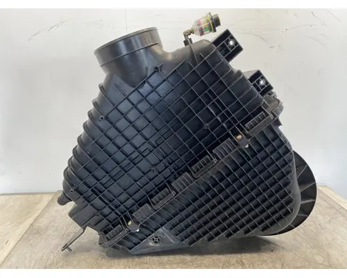 FREIGHTLINER Cascadia 126 Air Cleaner