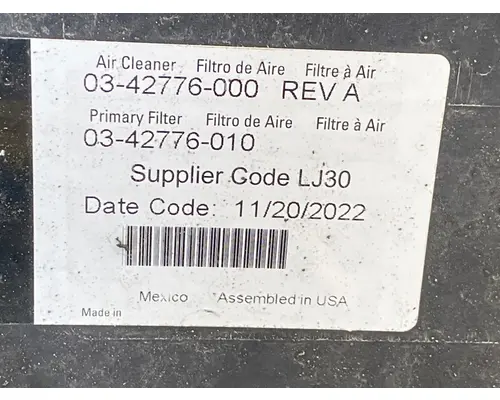 FREIGHTLINER Cascadia 126 Air Cleaner