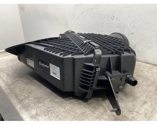 FREIGHTLINER Cascadia 126 Air Cleaner