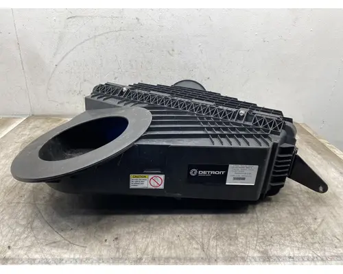 FREIGHTLINER Cascadia 126 Air Cleaner