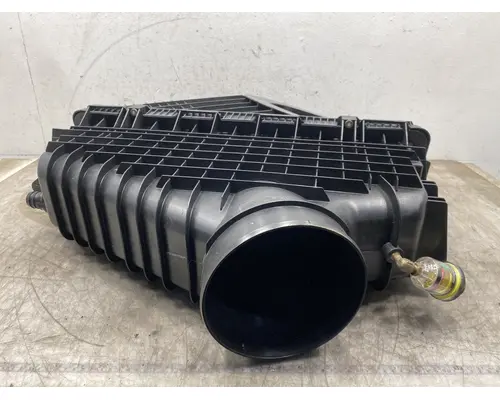 FREIGHTLINER Cascadia 126 Air Cleaner