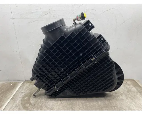 FREIGHTLINER Cascadia 126 Air Cleaner