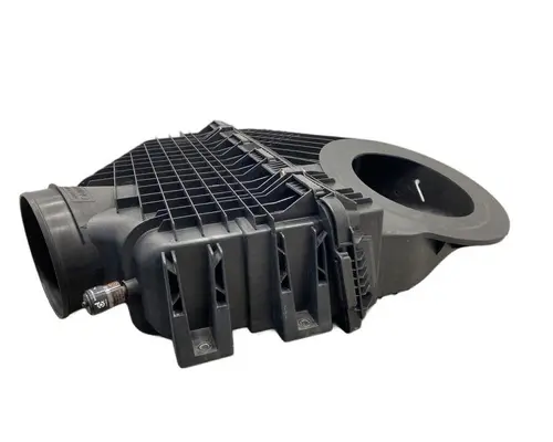 FREIGHTLINER Cascadia 126 Air Cleaner