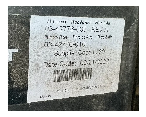 FREIGHTLINER Cascadia 126 Air Cleaner