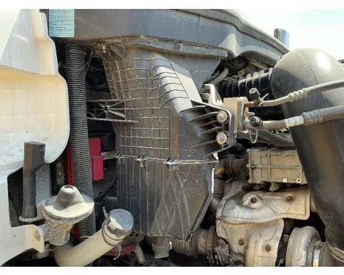 FREIGHTLINER Cascadia 126 Air Cleaner