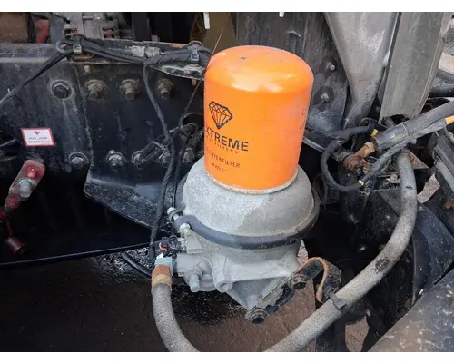 FREIGHTLINER Cascadia 126 Air Dryer