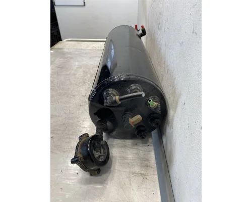 FREIGHTLINER Cascadia 126 Air Tank
