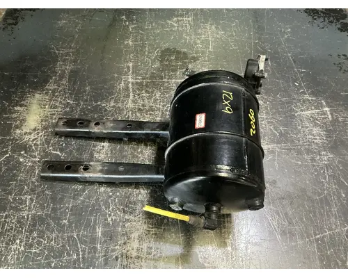 FREIGHTLINER Cascadia 126 Air Tank