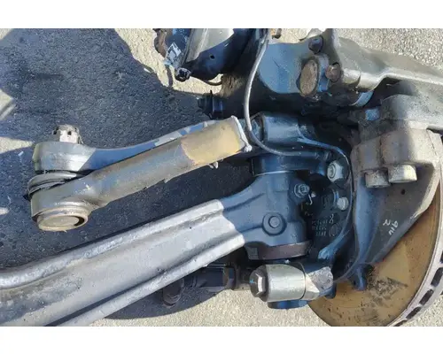 FREIGHTLINER Cascadia 126 Axle Assembly, Front (Steer)