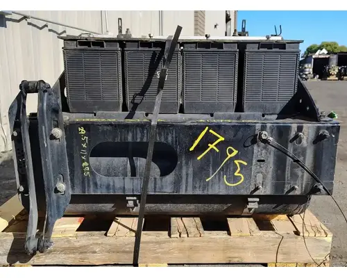 FREIGHTLINER Cascadia 126 Battery Boxes
