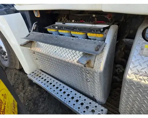 FREIGHTLINER Cascadia 126 Battery Boxes