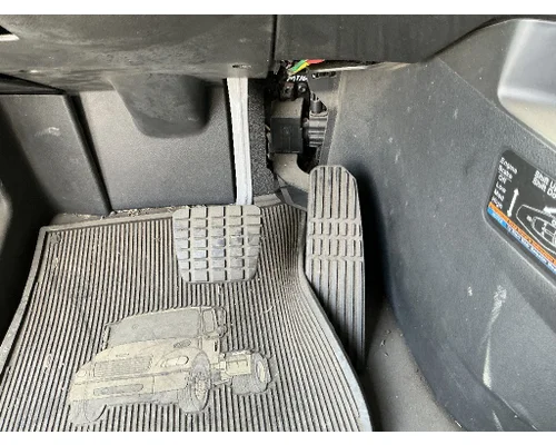 FREIGHTLINER Cascadia 126 Brake/Clutch Pedal Box