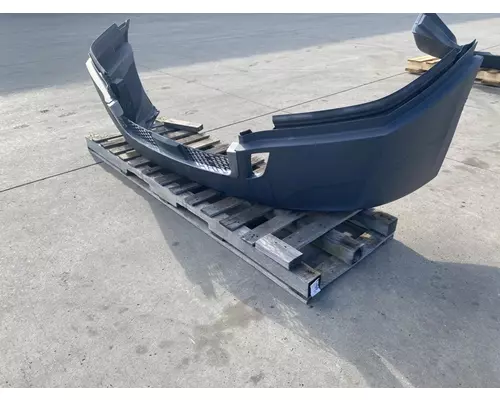 FREIGHTLINER Cascadia 126 Bumper Assembly, Front