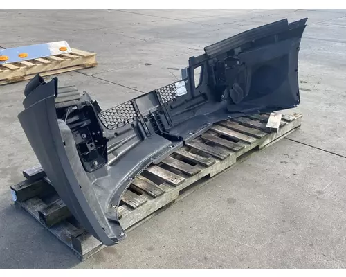 FREIGHTLINER Cascadia 126 Bumper Assembly, Front