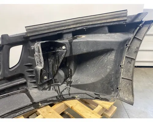 FREIGHTLINER Cascadia 126 Bumper Assembly, Front