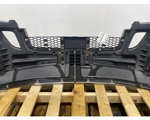FREIGHTLINER Cascadia 126 Bumper Assembly, Front