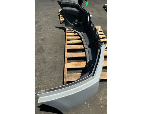 FREIGHTLINER Cascadia 126 Bumper Assembly, Front